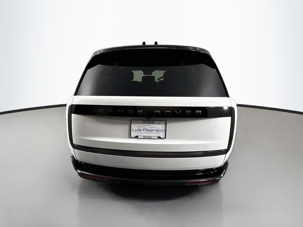New 2026 Fuji White Land Rover SE image 10