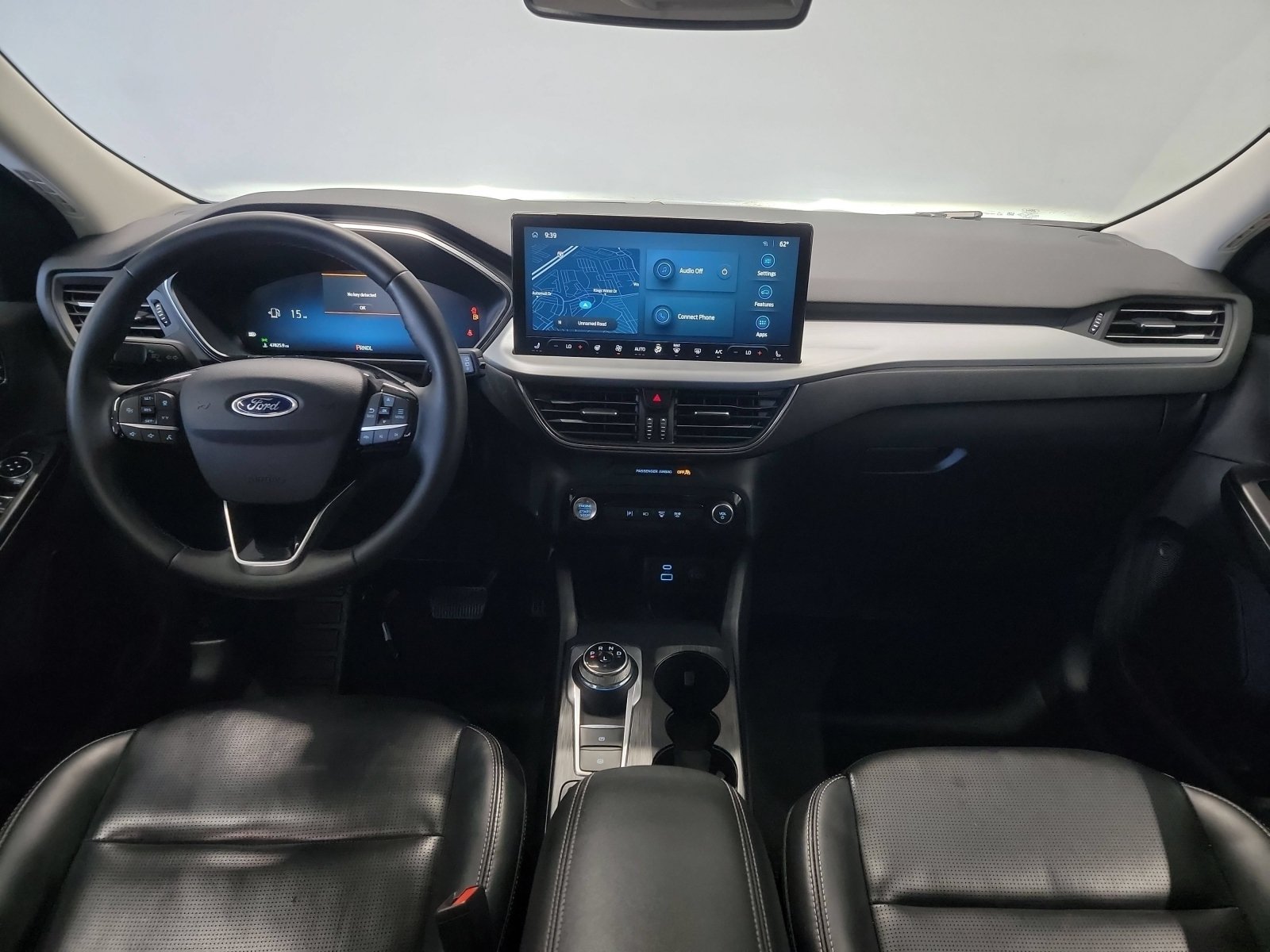 Used 2023 Black Metallic Ford Platinum image 14