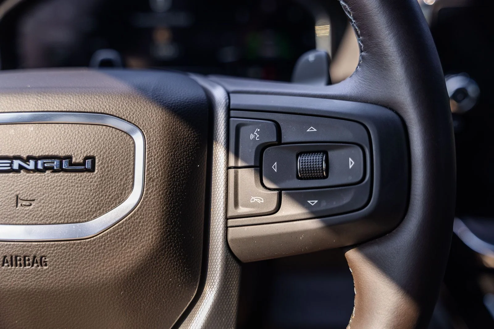 Used 2024 White GMC Denali image 40