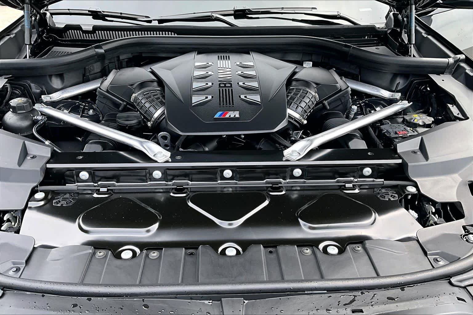 2026 BMW X5 M60i - Photo 16