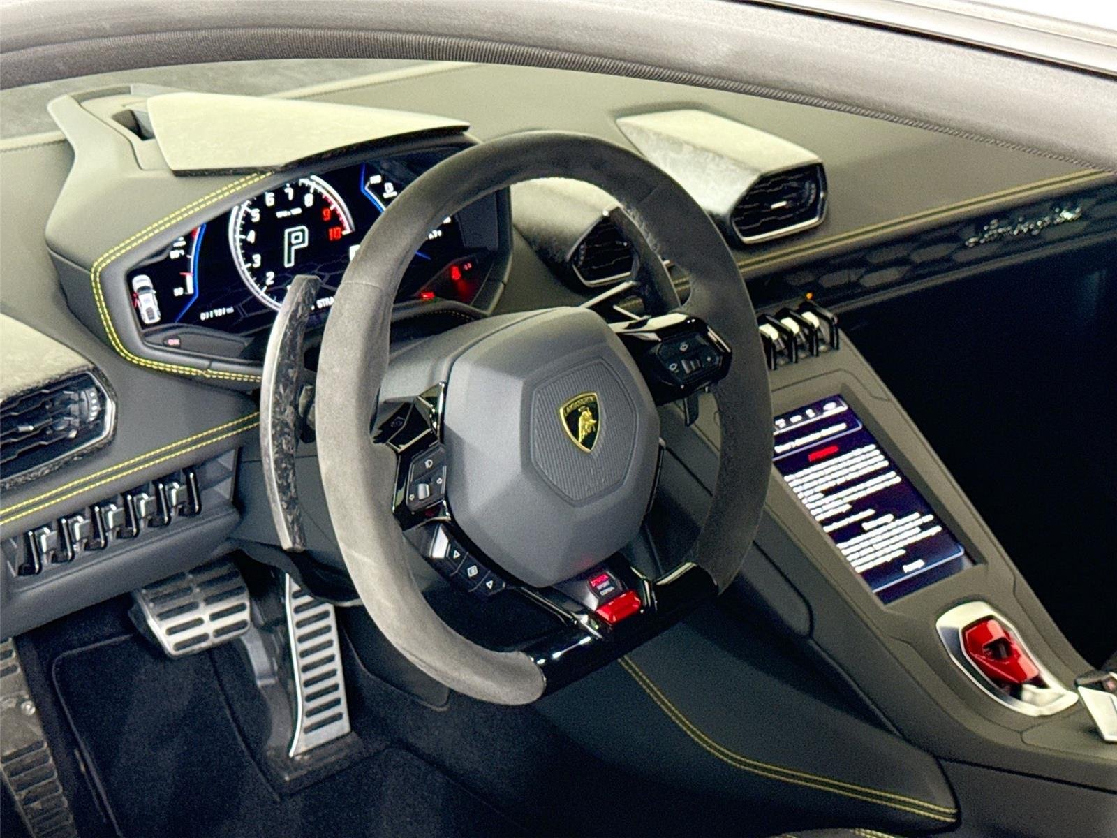 Used 2022 Bianco Canopus Lamborghini  image 16