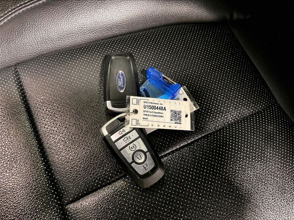 Used 2019 Blue Ford XLT image 32