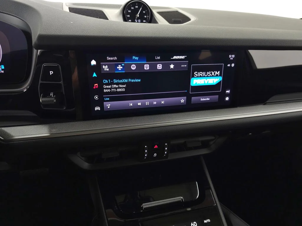 Used 2025  Porsche Base image 24