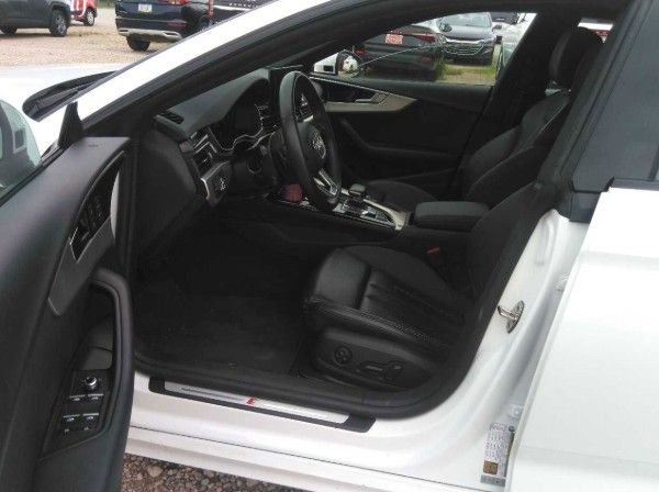 Used 2025 White Audi 45 S line Premium image 9