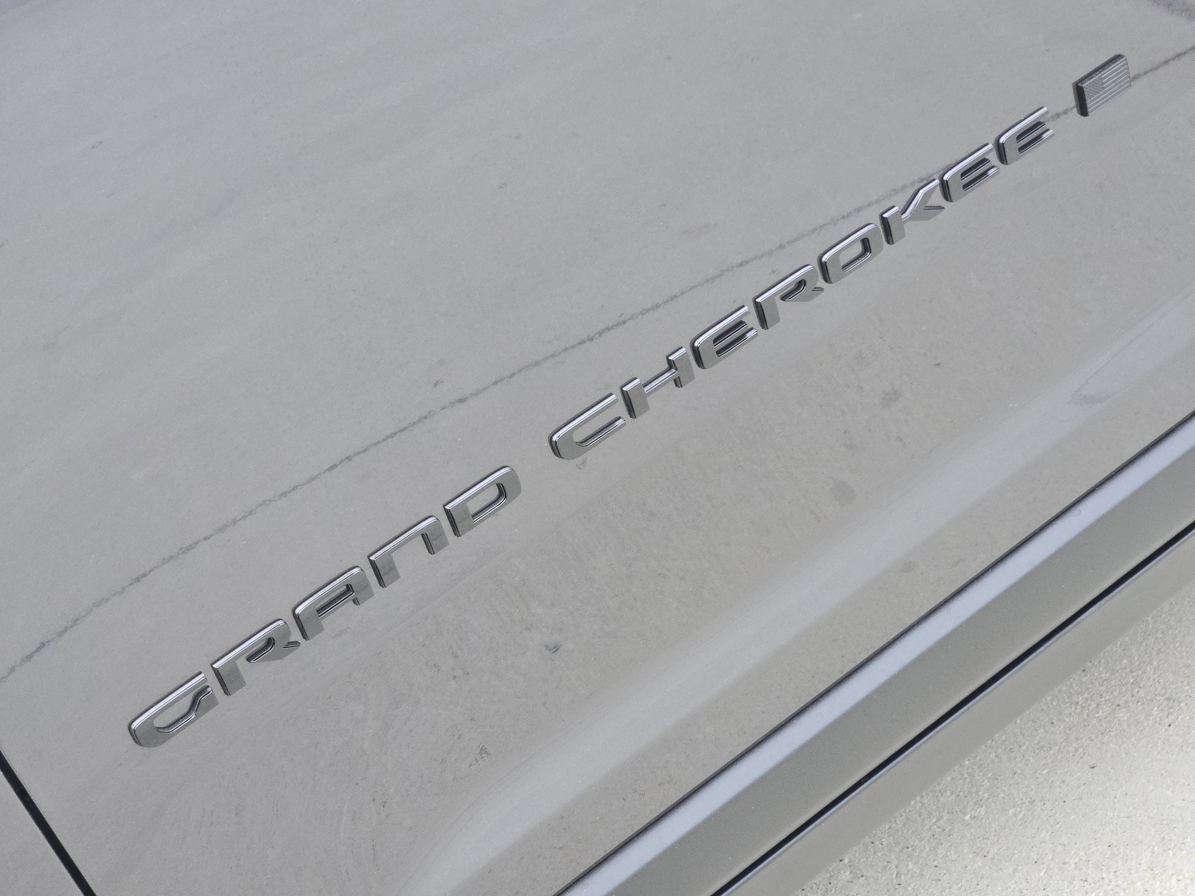 New 2026 Baltic Gray Metallic Clear-Coat Exterior Paint Jeep Limited image 8