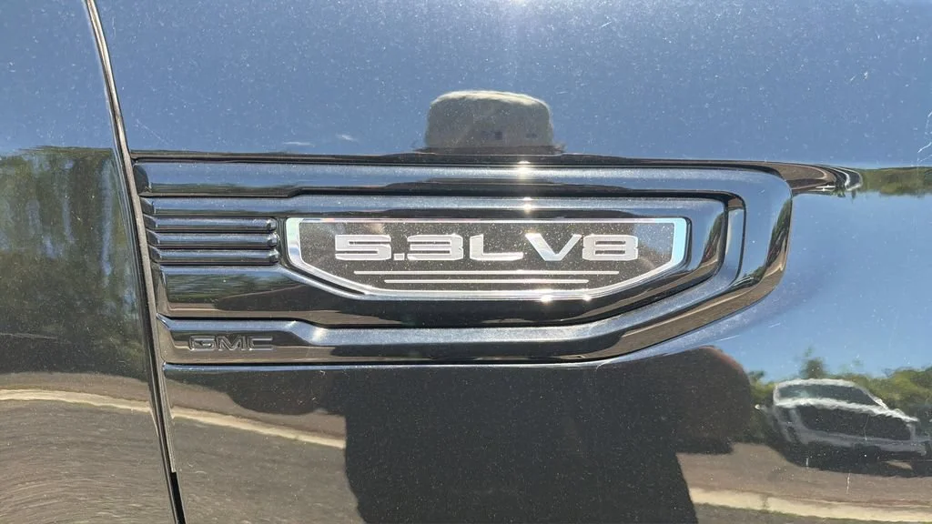 New 2026 Onyx Black GMC Elevation image 24