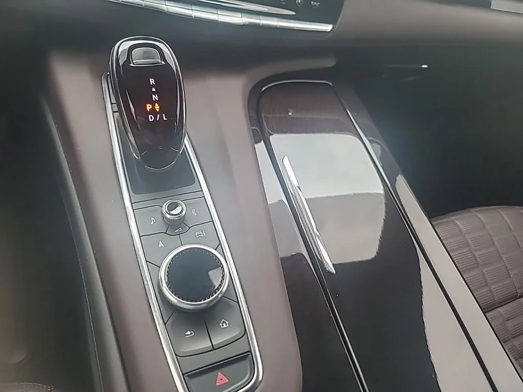 Used 2024 Silver Cadillac Sport Platinum image 22