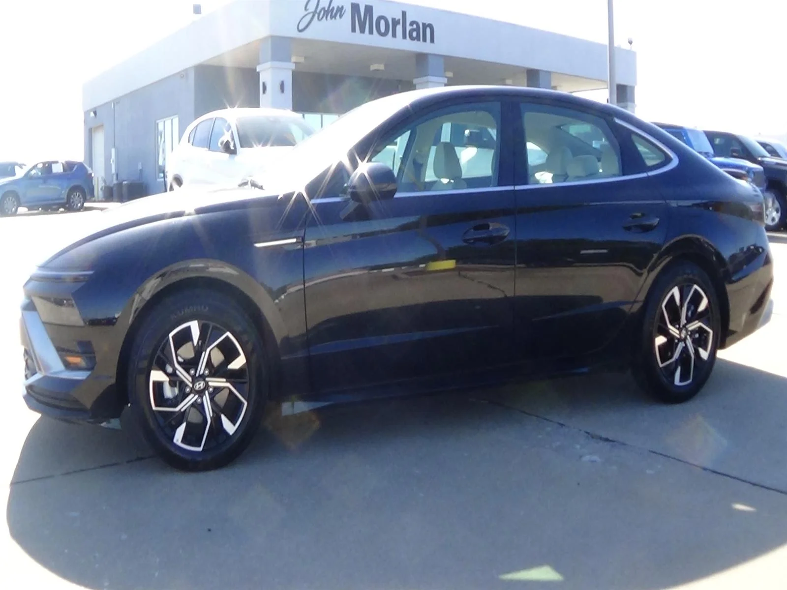Used 2025 Abyss Black Pearl (a2b) Hyundai SEL image 1