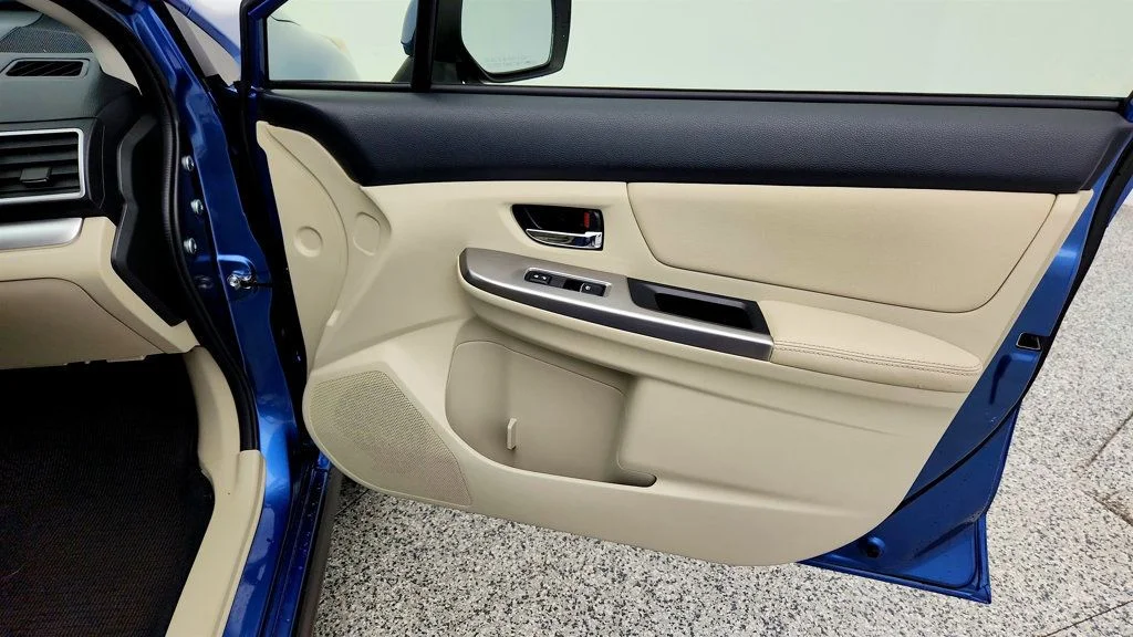 Used 2015 Quartz Blue Pearl Subaru 5dr CVT 2.0i Premium image 25