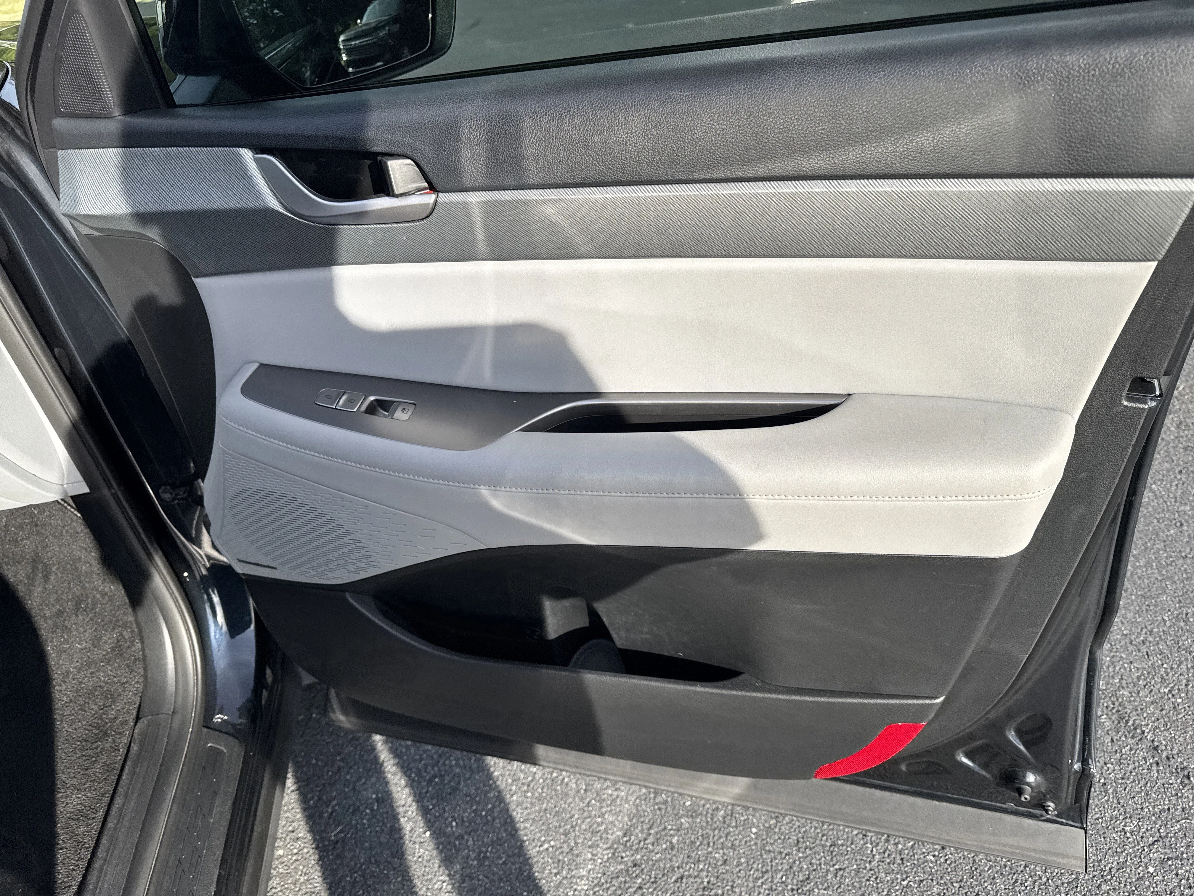 Used 2023 Moonlight Cloud Hyundai SEL image 40