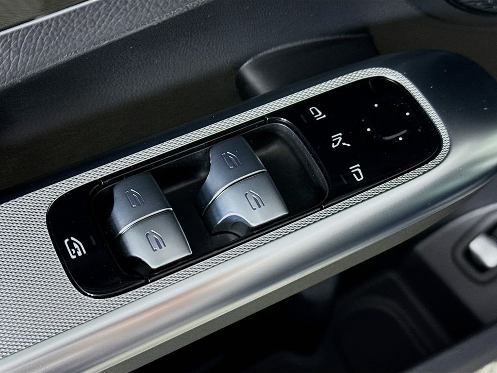 Used 2026 Gray Mercedes-Benz GLC 300 image 16