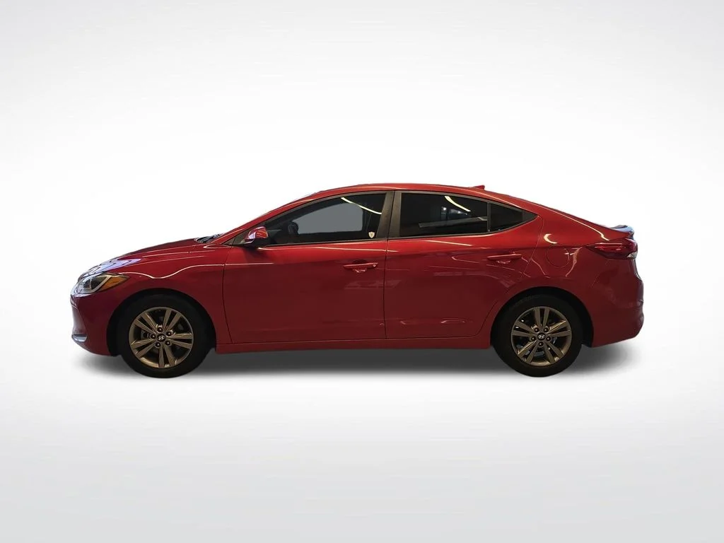 Used 2018 Red Hyundai SEL image 2