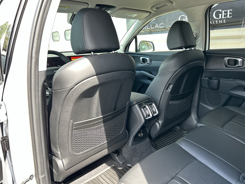New 2026 Glacial White Pearl Kia EX image 13