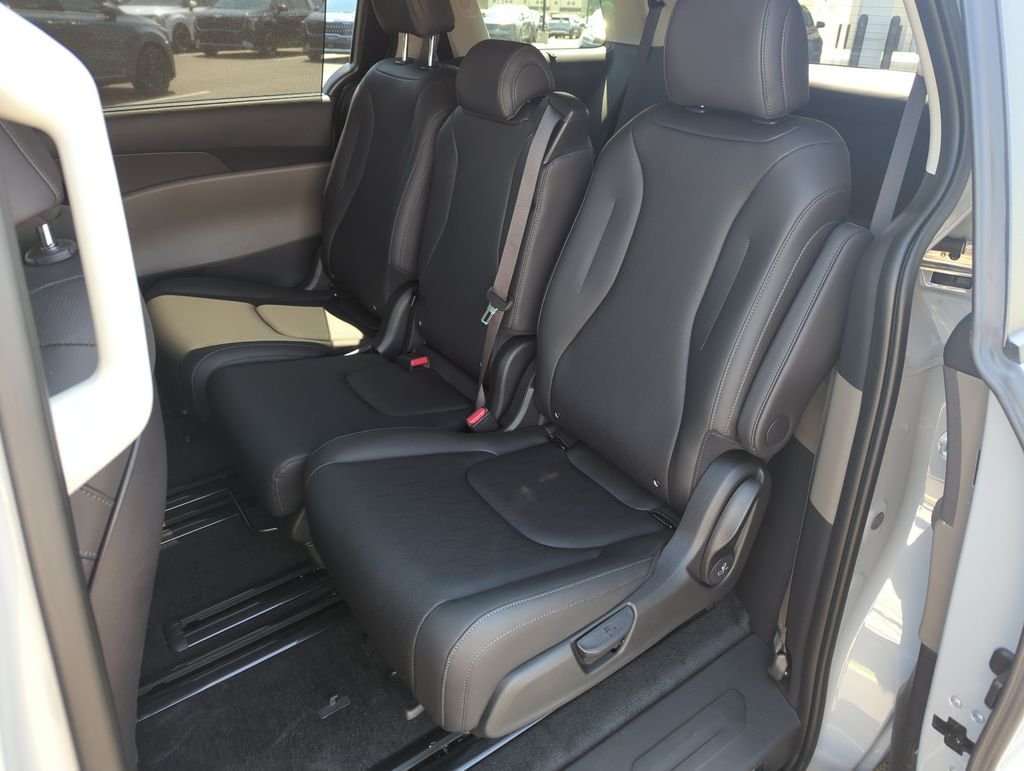 New 2026 Ceramic Silver Kia EX image 27
