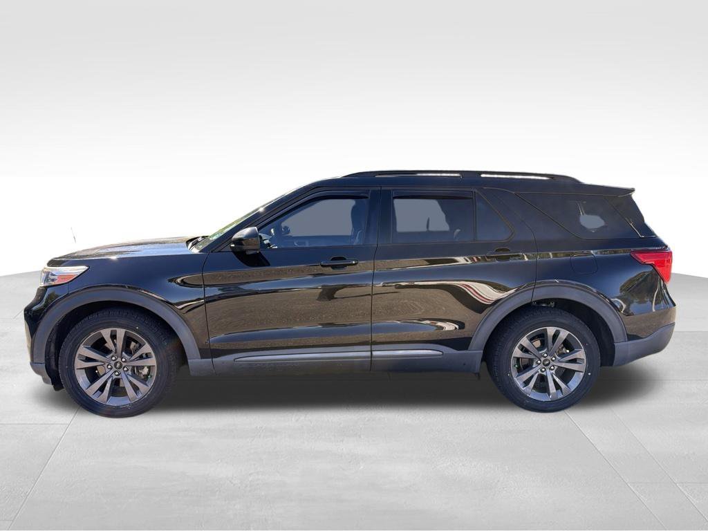 Used 2022 Black Ford XLT image 2