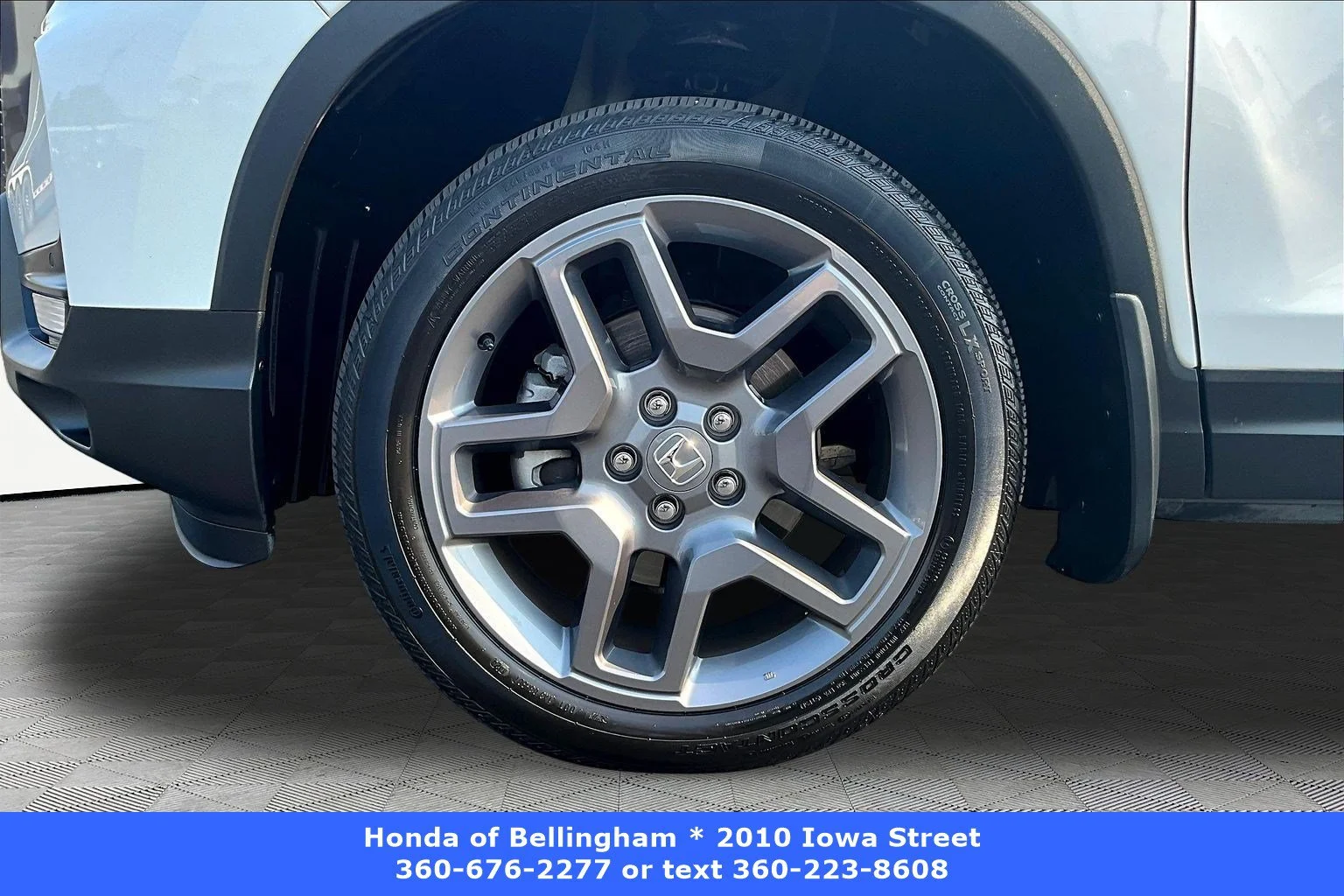 Used 2023 Platinum White Pearl Honda EX-L image 31