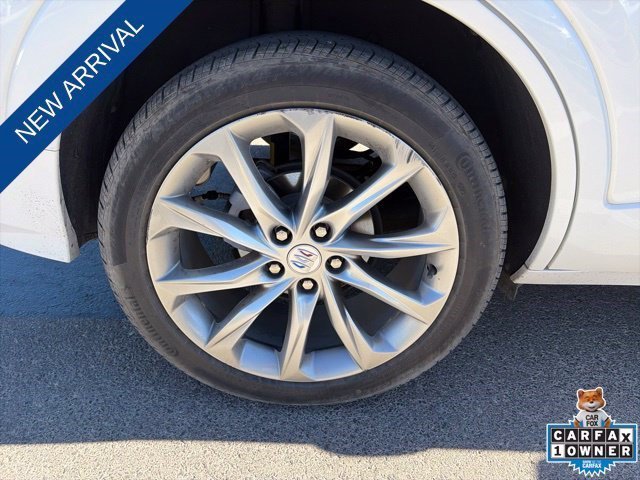 Used 2024 White Frost Tricoat Buick Avenir image 12