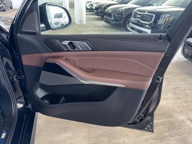 New 2027 Black Sapphire Metallic BMW xDrive40i image 7