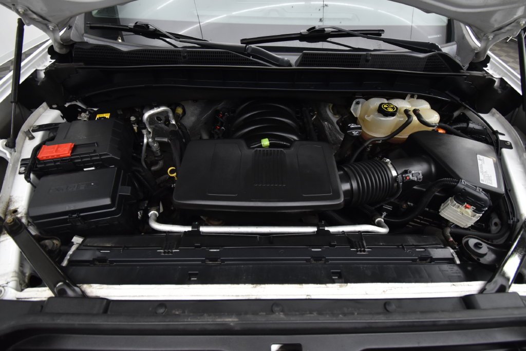 Used 2019 White GMC Base image 20