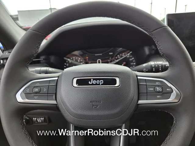 New 2026 Bright White Clear-Coat Exterior Paint Jeep Latitude image 21