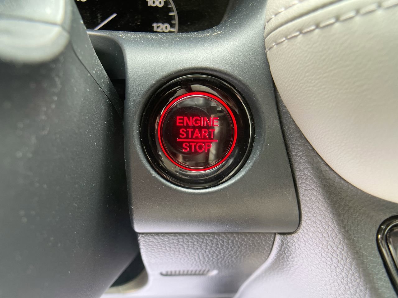 Used 2024 Platinum White Pearl Honda 5DR AWD LX image 24