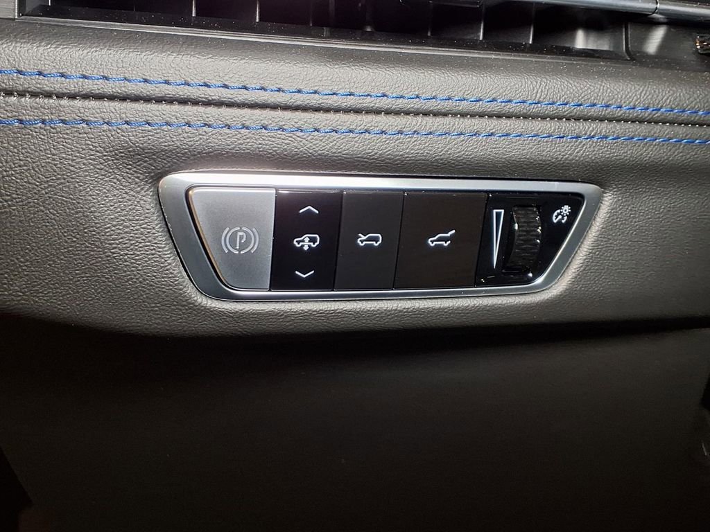 2026 Cadillac Escalade IQ Sport - Photo 17