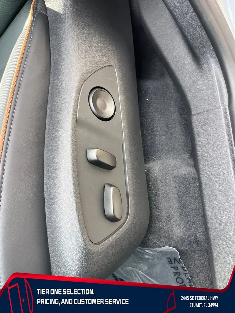 2026 GMC Acadia AT4 - Photo 14