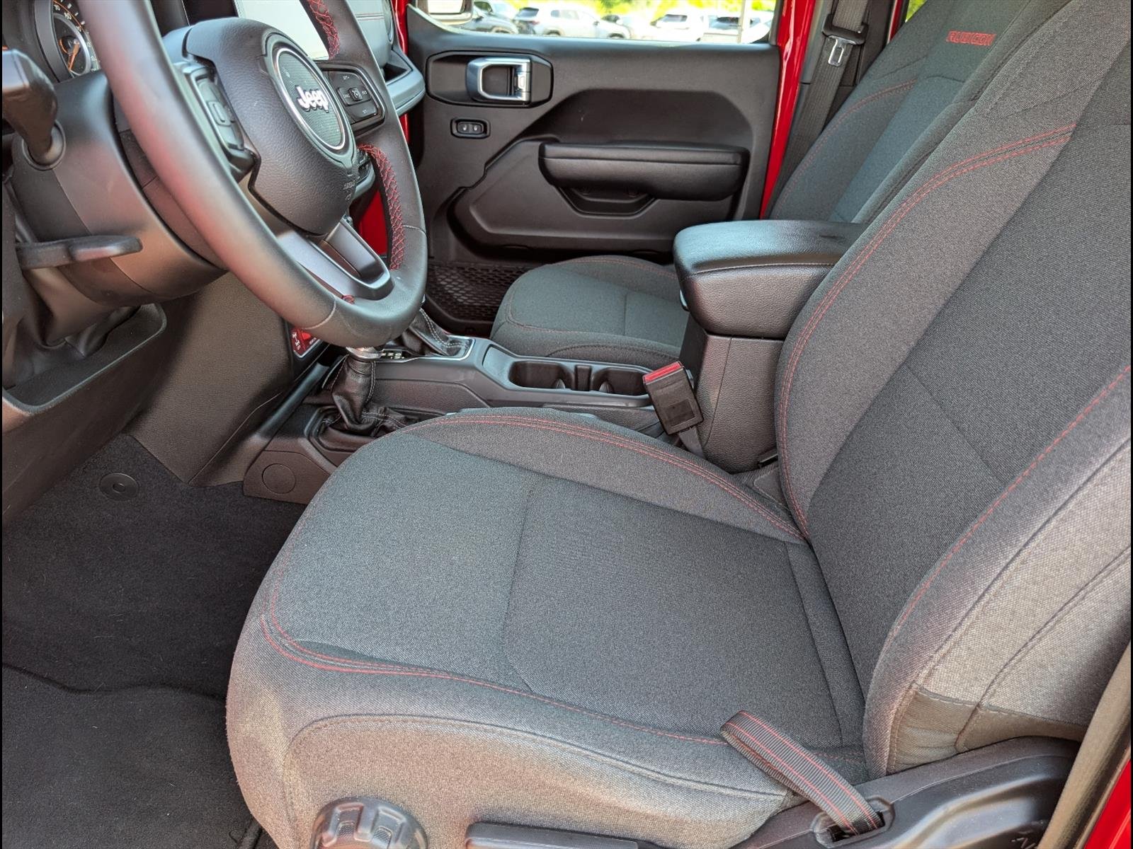 2025 Jeep Wrangler 4-Door Rubicon - Photo 11