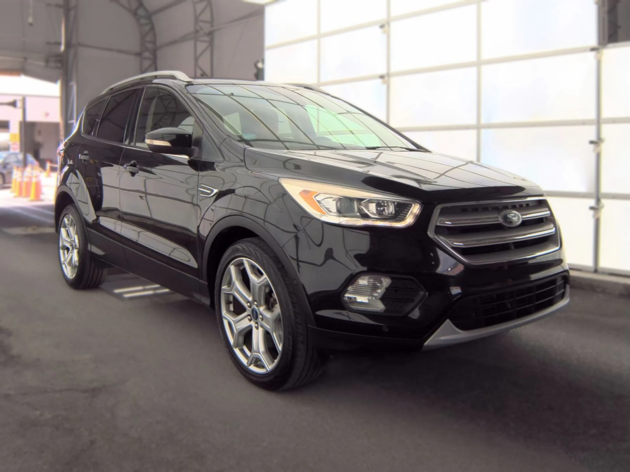 Used 2019 Agate Black Metallic Ford Titanium image 3