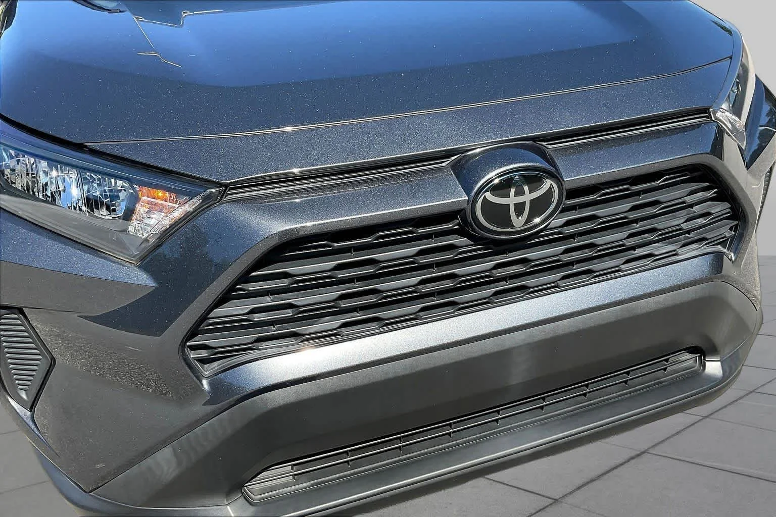 Used 2020 Magnetic Gray Metallic Toyota LE image 29