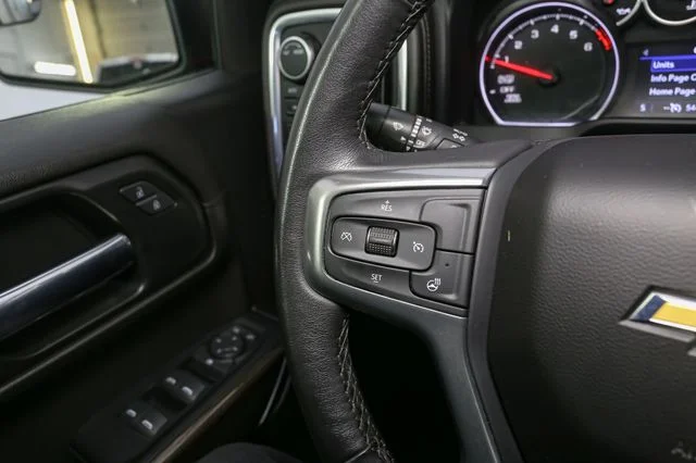 Used 2022 Red Chevrolet LT image 26