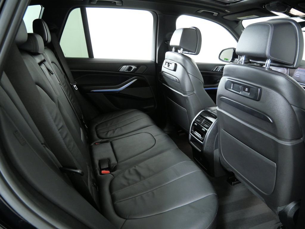 Used 2020 Jet Black BMW xDrive40i image 26