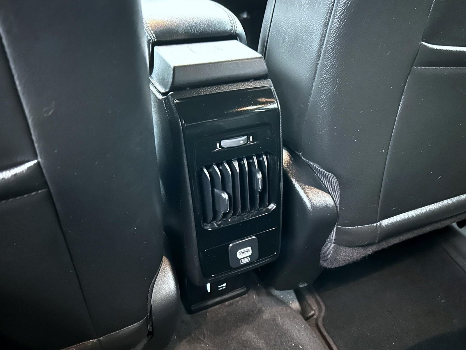 Certified Used 2023 Silver Jeep Limited image 21