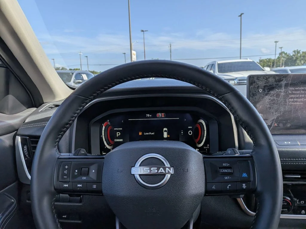 Used 2026 Blue Nissan SL image 19