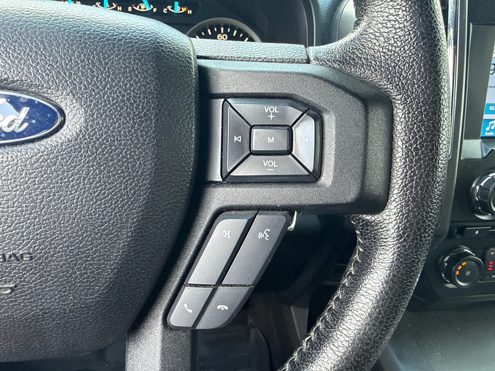 Used 2016 Shadow Black Ford XLT 4WD SuperCrew 145 image 14