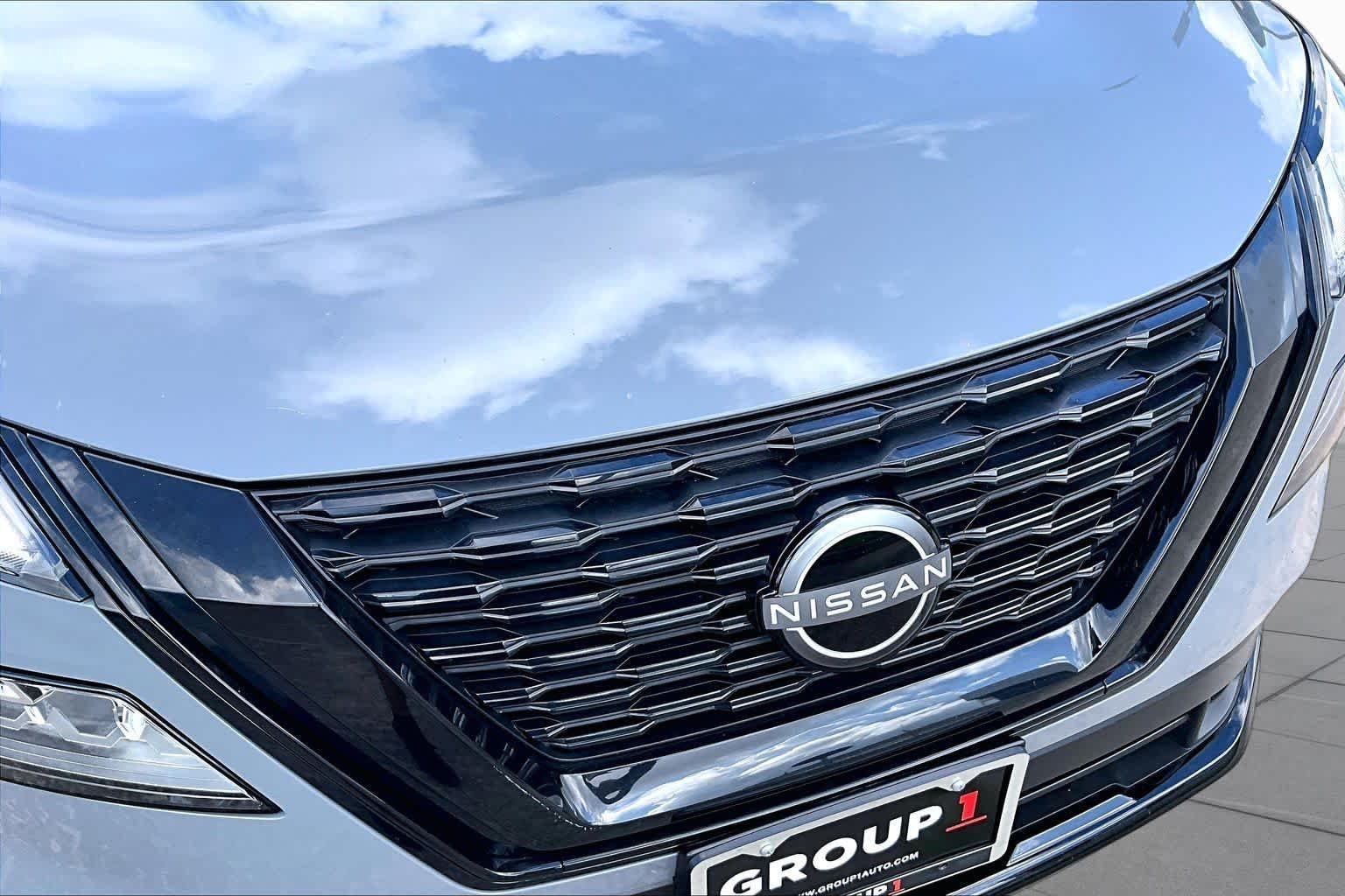 Used 2023 Boulder Gray Pearl/Super Black Nissan SV image 29
