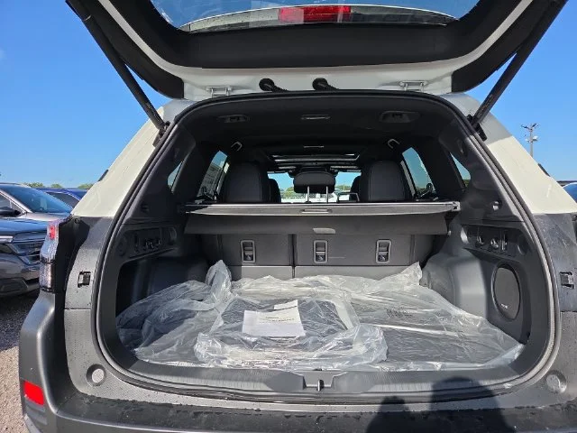 New 2026 CRYSTAL WHITE PEARL Subaru Wilderness image 25
