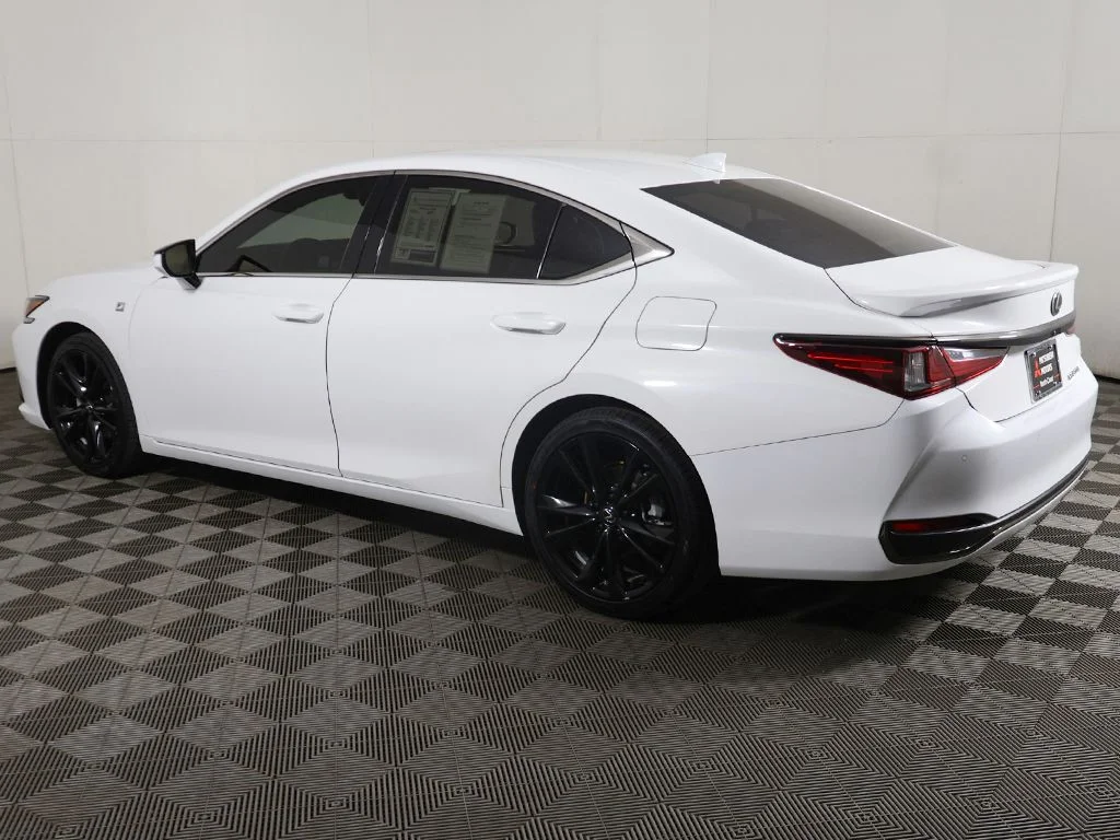 Used 2023 White Lexus 300h image 14