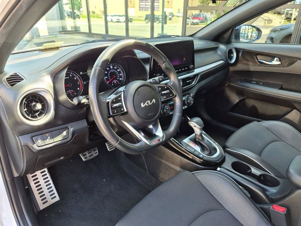 Used 2023 White Kia GT-Line image 12
