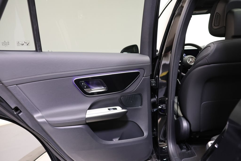 Used 2026 Black Mercedes-Benz GLC 300 image 39