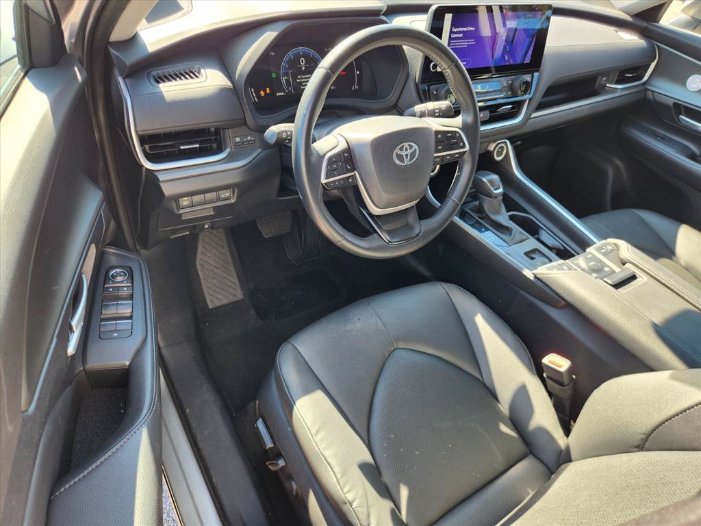 Certified Used 2025 Silver Toyota XLE image 18