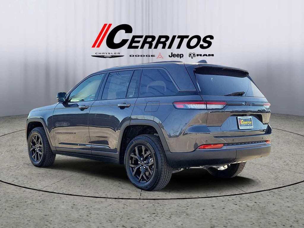 New 2026 Baltic Gray Metallic Clear-Coat Exterior Paint Jeep Altitude image 2