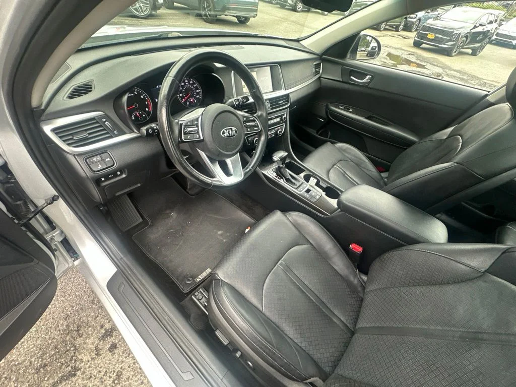 Used 2020 Silver Kia EX Premium image 9