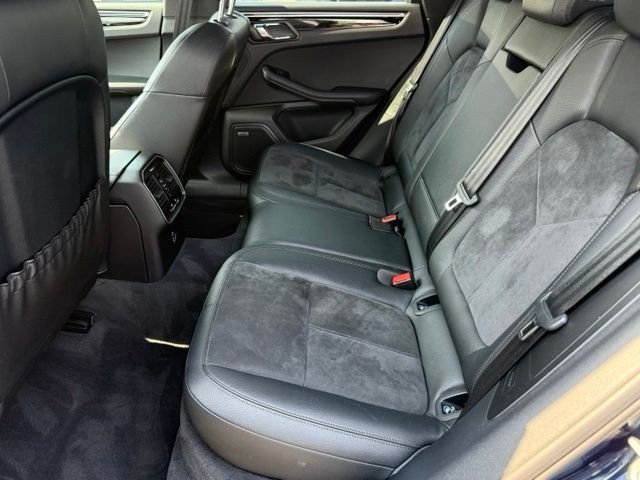 Used 2020  Porsche  image 22