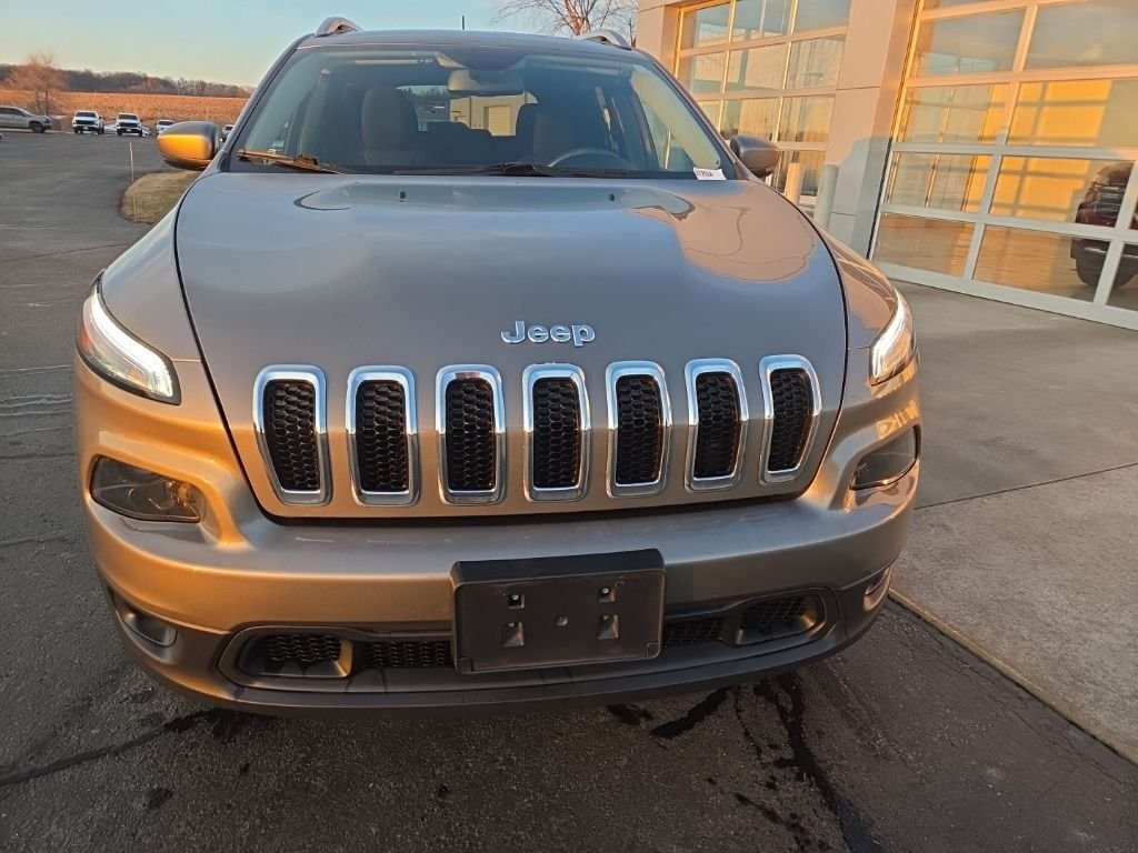 Used 2017 Jeep Cherokee Latitude with VIN 1C4PJMCS6HW597082 for sale in Orfordville, WI