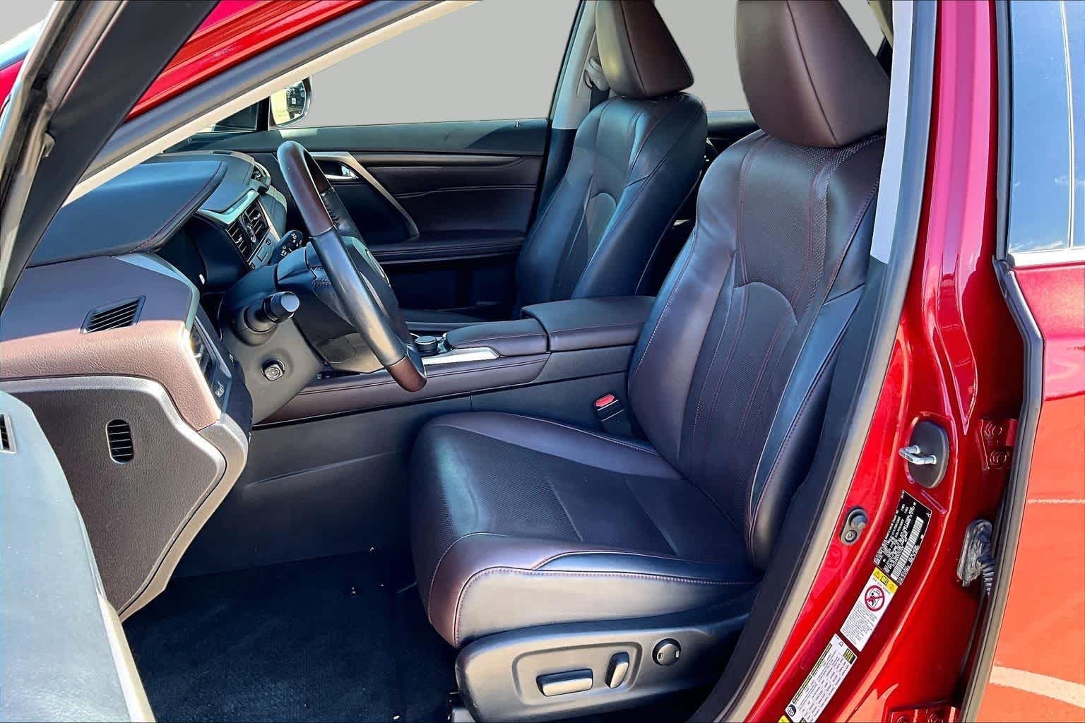 Used 2019 Matador Red Mica Lexus  image 8
