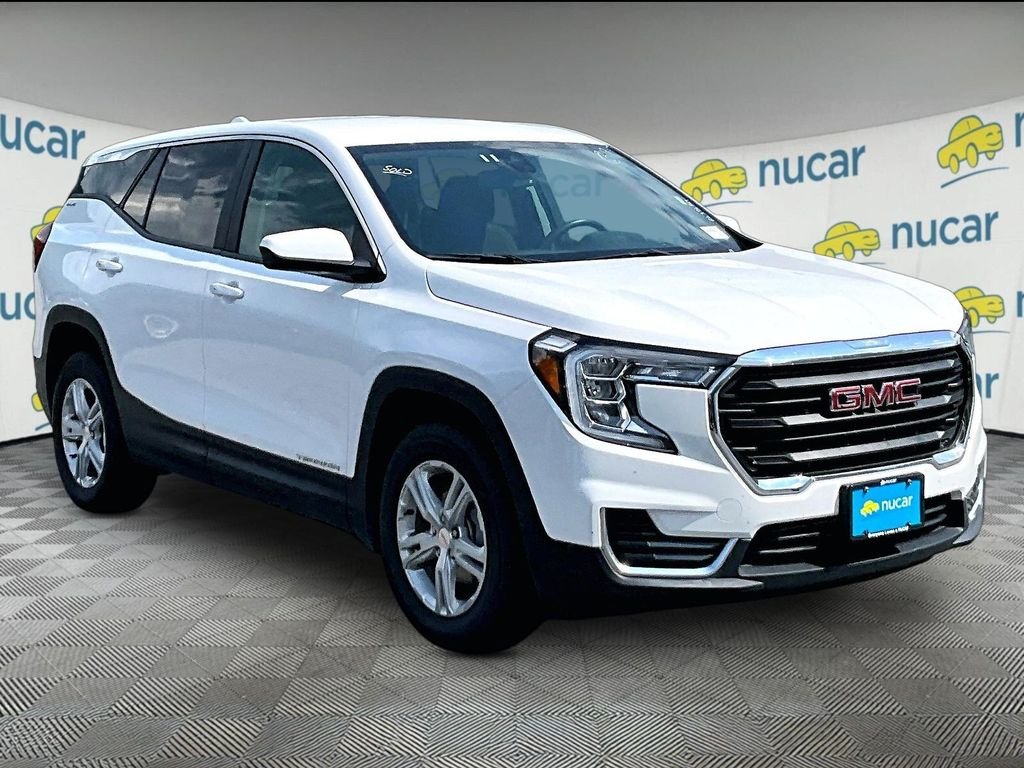 Used 2024 Summit White GMC SLE image 1