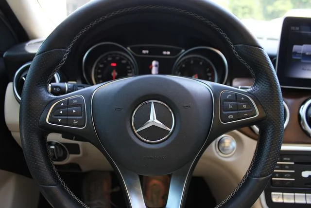 Used 2020  Mercedes-Benz GLA 250 image 10