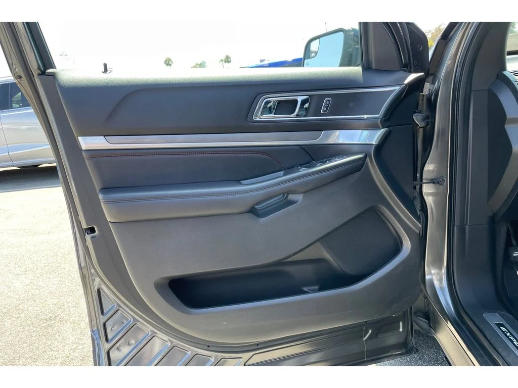 Used 2017 Magnetic Metallic Ford Sport image 10