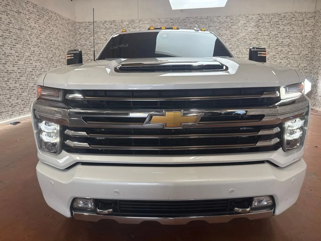 Used 2020 Iridescent Pearl Tricoat Chevrolet High Country image 2